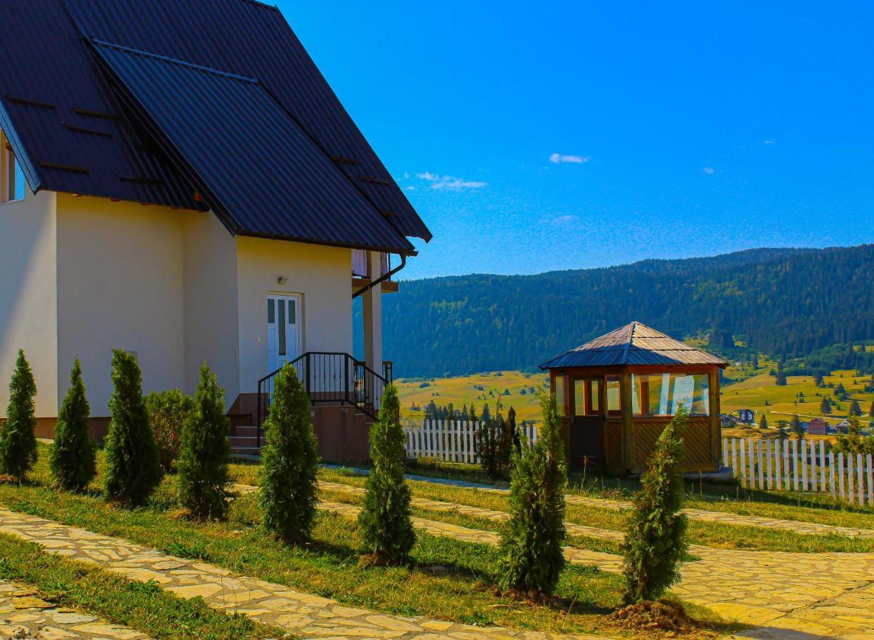 Vikendica Oaza Mira & Resort-فندق ومنتجع واحة الهدوء *