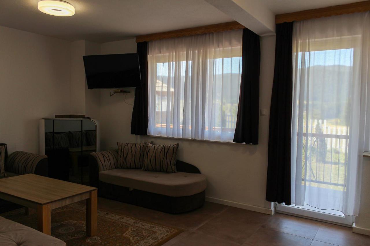 Vikendica Oaza Mira & Resort-فندق ومنتجع واحة الهدوء *